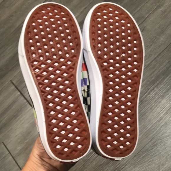 Vans Moma “Museum of Modern Art” UA ComfyCush Era x Rainbow Check Lace Sneakers - Picture 8 of 9